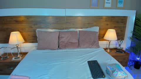 Emma  online show from 01/17/25, 10:44