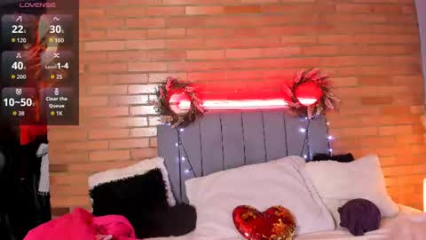 Hey Im EmmaHelp me reach 100 likes online show from 07/13/26, 07:16
