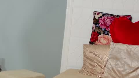 Snapshot of emma_bliss_ chatting on 02/15/26, 08:27 emma_bliss_ online show from 02/15/26, 08:27