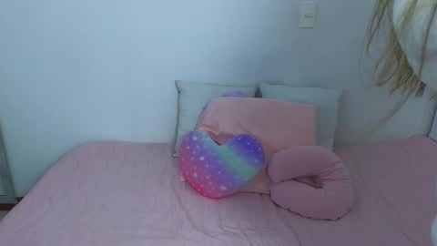 Emma Blue  modelo independiente online show from 01/23/25, 12:25