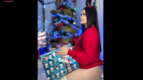 Snapshot of emma_brown022 chatting on 12/22/25, 07:44 emma online show from 12/22/25, 07:44