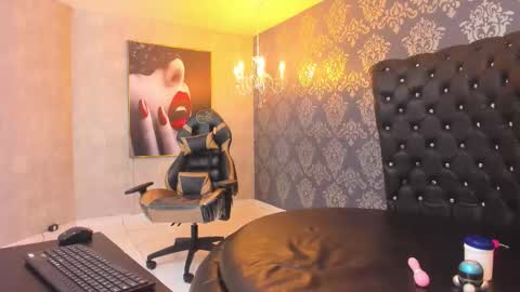 Snapshot of emma_bs chatting on 09/20/25, 05:30 Im Emma  online show from 09/20/25, 05:30