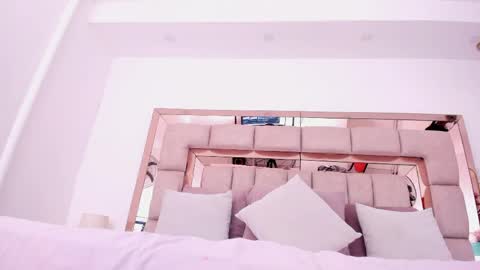 Emma Castillo online show from 04/08/26, 10:21