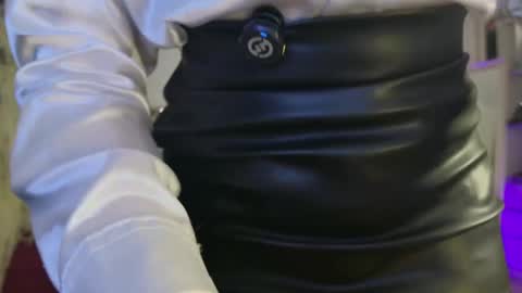 emma coronel online show from 04/28/26, 12:31