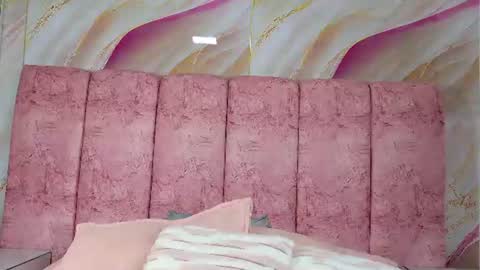 Snapshot of emma_curvy1 chatting on 06/17/26, 03:09 Emma online show from 06/17/26, 03:09