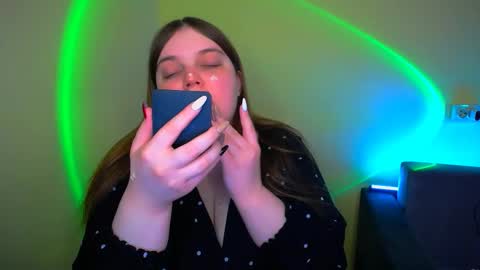 Eva online show from 09/15/25, 11:32