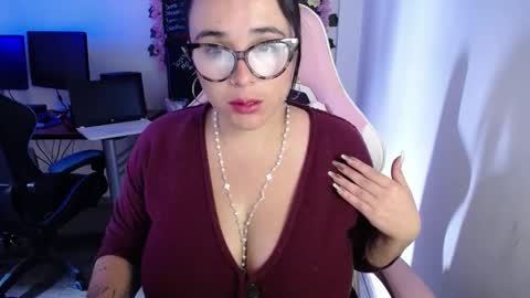 Snapshot of emma_evans07 chatting on 12/30/24, 03:46 emmy online show from 12/30/24, 03:46
