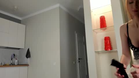 Snapshot of emma_flin chatting on 09/15/25, 11:10 Emma online show from 09/15/25, 11:10