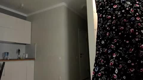 Snapshot of emma_flin chatting on 10/27/25, 03:05 Emma online show from 10/27/25, 03:05