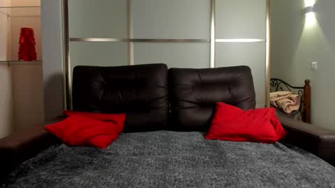 Emma online show from 12/16/25, 04:28