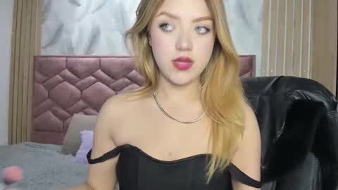 Emma  online show from 10/02/25, 04:41