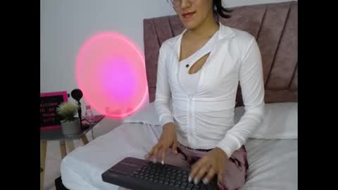 Emma Glow online show from 10/08/25, 11:35