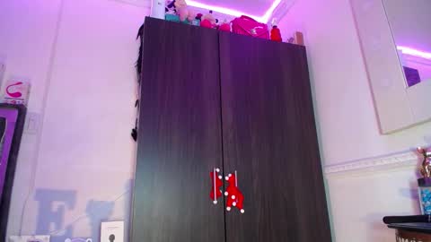 emma online show from 11/19/25, 04:34