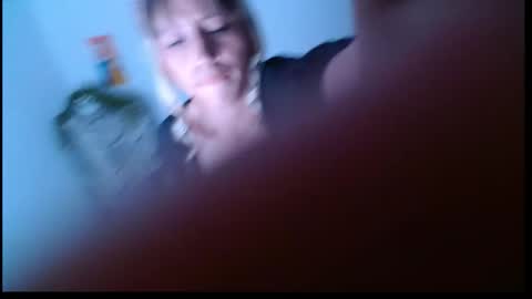 Emma jan  online show from 11/29/25, 04:48