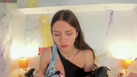 Snapshot of emma_jhoons chatting on 10/28/25, 11:03 emma_jhoons online show from 10/28/25, 11:03