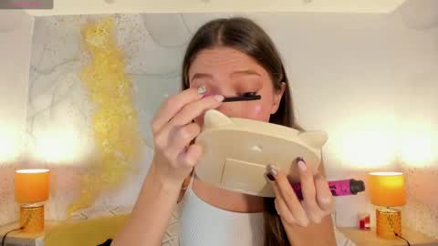 Snapshot of emma_jhoons chatting on 11/05/25, 11:10 emma_jhoons online show from 11/05/25, 11:10