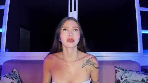 Snapshot of emma_jhoons chatting on 01/07/26, 11:01 emma_jhoons online show from 01/07/26, 11:01