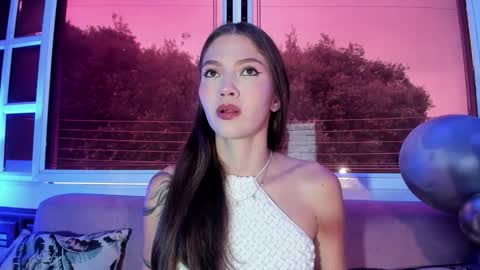 Snapshot of emma_jhoons chatting on 01/10/26, 12:40 emma_jhoons online show from 01/10/26, 12:40