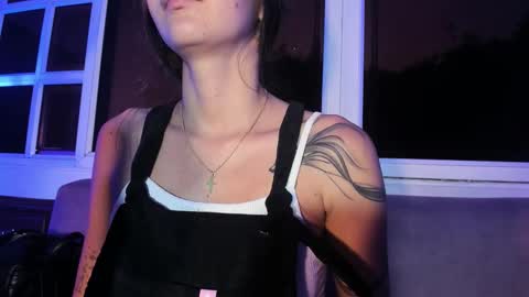 Snapshot of emma_jhoons chatting on 02/01/26, 11:42 emma_jhoons online show from 02/01/26, 11:42