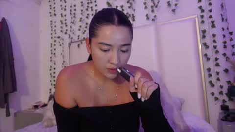 emma_johnson_ online show from 04/08/26, 02:44