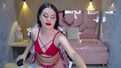 Snapshot of emma_jones_s chatting on 02/14/25, 11:42 Emma online show from 02/14/25, 11:42