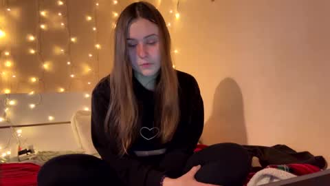 Snapshot of emma_just chatting on 02/16/25, 08:32 emma_just online show from 02/16/25, 08:32