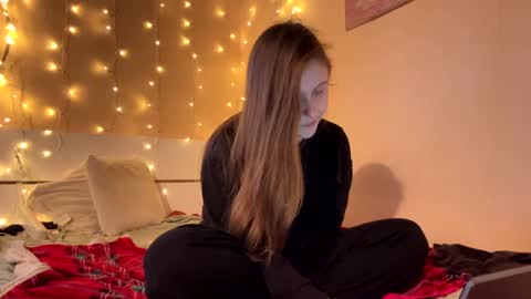 Snapshot of emma_just chatting on 02/28/25, 08:42 emma_just online show from 02/28/25, 08:42