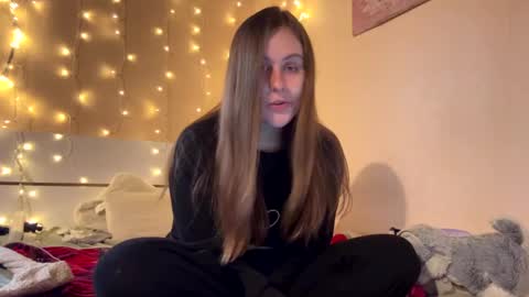 Snapshot of emma_just chatting on 03/01/25, 12:56 emma_just online show from 03/01/25, 12:56