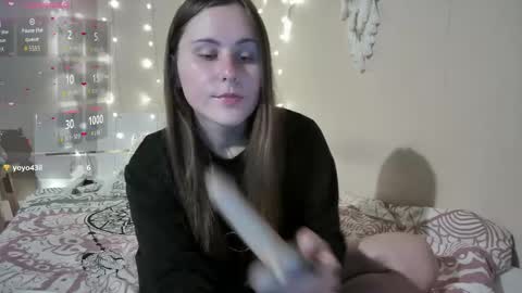 Snapshot of emma_just chatting on 09/13/25, 07:41 emma_just online show from 09/13/25, 07:41