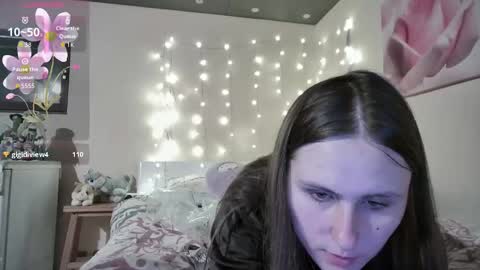 Snapshot of emma_just chatting on 10/11/25, 07:34 emma_just online show from 10/11/25, 07:34