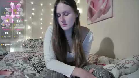 Snapshot of emma_just chatting on 10/13/25, 06:57 emma_just online show from 10/13/25, 06:57