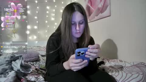 Snapshot of emma_just chatting on 10/14/25, 07:25 emma_just online show from 10/14/25, 07:25