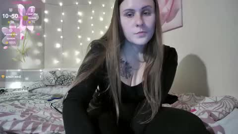 Snapshot of emma_just chatting on 10/15/25, 07:36 emma_just online show from 10/15/25, 07:36