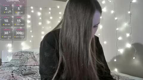 emma_just online show from 12/22/25, 08:11