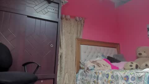 whises lits        online show from 03/01/25, 10:34