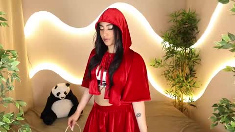 Emma online show from 10/31/25, 06:58