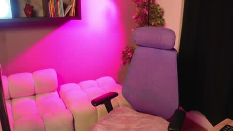 Snapshot of emma_lirys chatting on 06/23/26, 11:58 Emma online show from 06/23/26, 11:58
