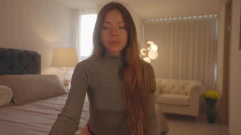 emma_lu1 online show from 02/20/25, 06:02