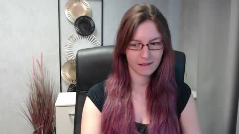 Snapshot of emma_lust94 chatting on 12/02/24, 10:07 emma online show from 12/02/24, 10:07