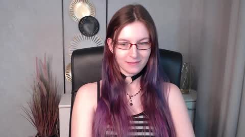 Snapshot of emma_lust94 chatting on 12/06/24, 05:33 emma online show from 12/06/24, 05:33
