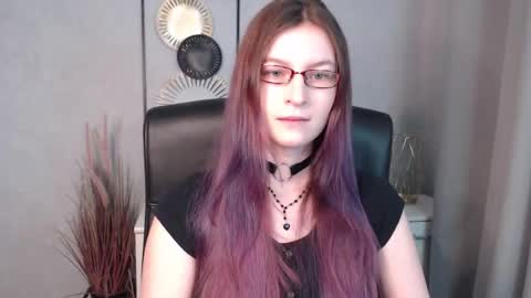 Snapshot of emma_lust94 chatting on 12/10/24, 06:33 emma online show from 12/10/24, 06:33