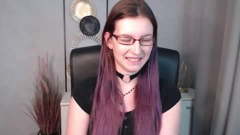 Snapshot of emma_lust94 chatting on 12/10/24, 10:06 emma online show from 12/10/24, 10:06