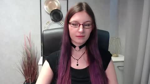 Snapshot of emma_lust94 chatting on 12/12/24, 10:34 emma online show from 12/12/24, 10:34