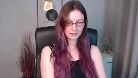 Snapshot of emma_lust94 chatting on 12/14/24, 03:58 emma online show from 12/14/24, 03:58