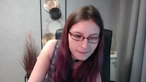 Snapshot of emma_lust94 chatting on 12/22/24, 05:42 emma online show from 12/22/24, 05:42