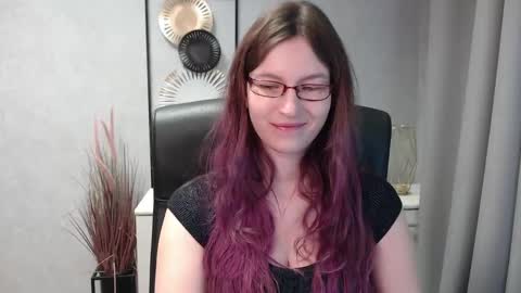 Snapshot of emma_lust94 chatting on 12/29/24, 07:39 emma online show from 12/29/24, 07:39
