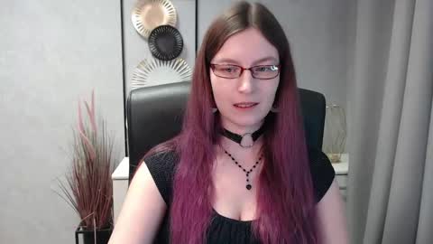 Snapshot of emma_lust94 chatting on 12/29/24, 10:45 emma online show from 12/29/24, 10:45