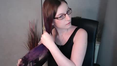 Snapshot of emma_lust94 chatting on 01/03/25, 06:33 emma online show from 01/03/25, 06:33