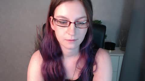 Snapshot of emma_lust94 chatting on 01/03/25, 01:25 emma online show from 01/03/25, 01:25