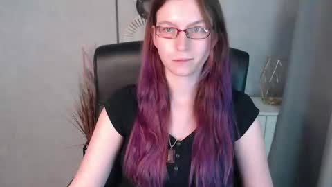 Snapshot of emma_lust94 chatting on 01/13/25, 01:06 emma online show from 01/13/25, 01:06